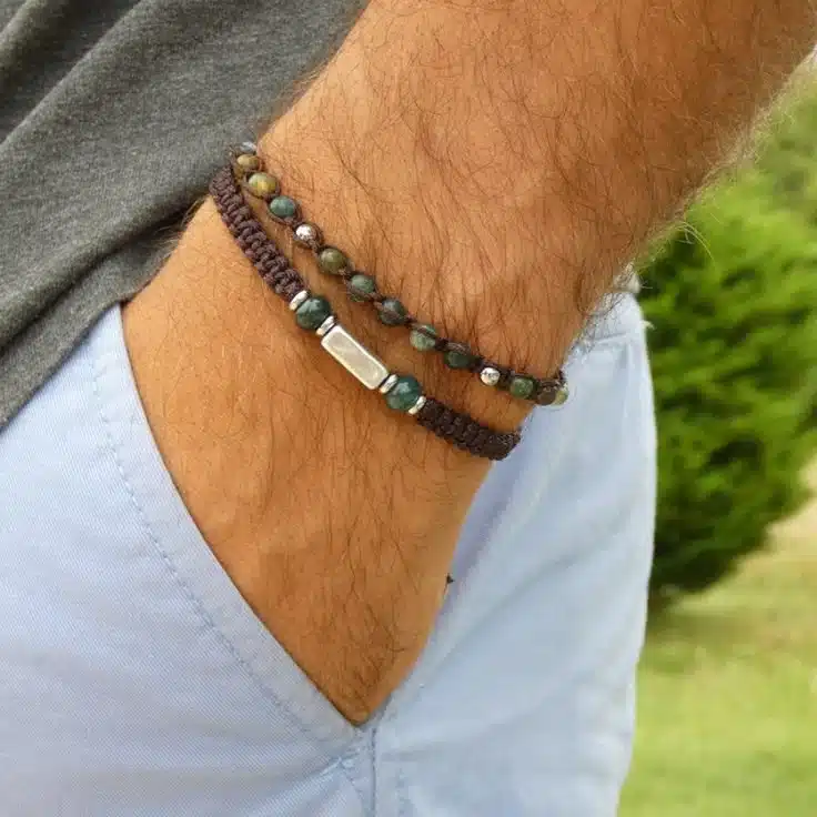 Męska biżuteria - najgorętsze letnie trendy